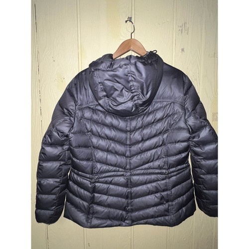 Abrigo acolchado Kenneth Cole para mujer X-grande plumón relleno de ganso gris Chevron con capucha XL - Imagen 6 de 9