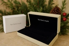 Van Cleef & Arpels Bracelet Box
