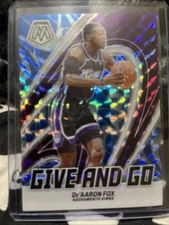2023-24 Panini Mosaic Give and Go De'Aaron Fox #4 Reactive Blue Mosaic Prizm /99