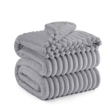 Bedsure Full/Queen Plush Blanket Light Gray