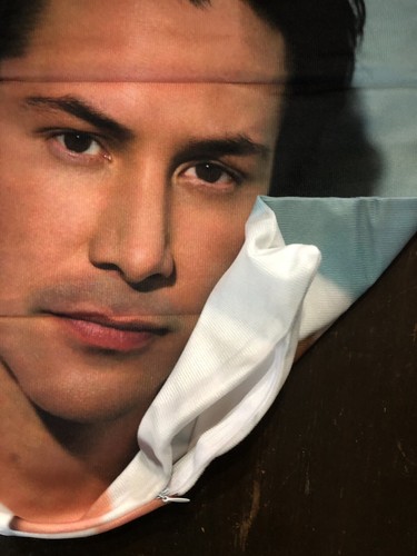 Keanu Reeves Throw Pillow Cover Zippered 16” x 16” New - Picture 4 of 5