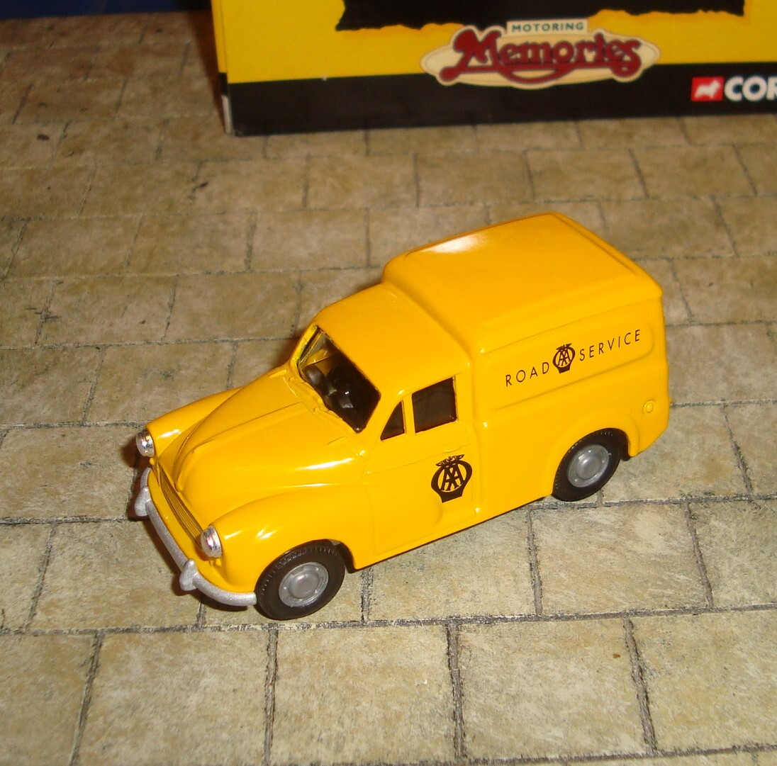CORGI MOTORING MEMORIES  - MORRIS 1000 VAN - AA ROAD SERVICE  -  BOXED - 61210