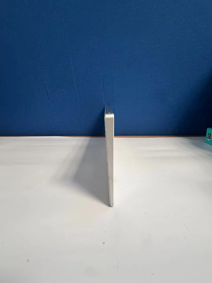 Apple Magic (MQ052LL/A) Wireless Keyboard with Numeric Pad - Silver - Image 3 of 4