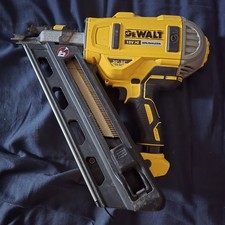 Dewalt DCN692 1st Fix Nail Gun Brushless, Body Only