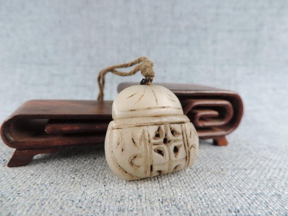 Antiguo Jade Chino Natural Hetian Jade Hueco Escultura Bolsita Estatua Colgante 香囊 Foto 3 de 4