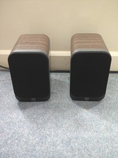 Q Acoustics 3010 Pair of Walnut Bookshelf Speakers 15-75w 6 Ohms 2-Way Reflex