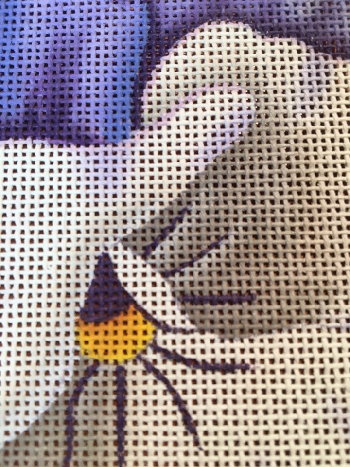 Lienzo Flor Aguja Pintado a Mano Aprox 5"x 5" 18 Mallas Foto 4 de 4