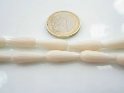 Gioielli e gemme di corallo bianco