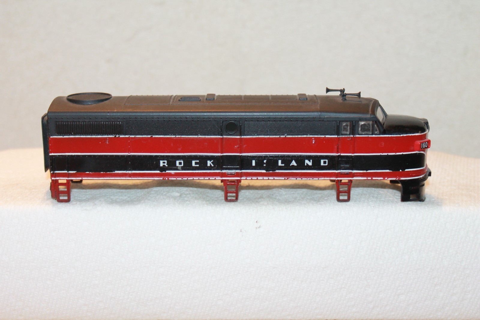 * Unknown Manufacturer Loco Parts * Custom Rock Island FA2 Locomotive Shell 160