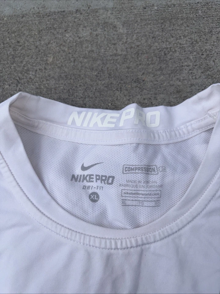 Nike Pro Para Mujer XL Dri-fit Nylon Entrenamiento Prendas para el torso Paquete: 2 Negras 2 Blancas Atléticas Foto 2 de 4