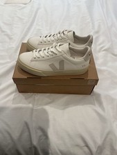 Size 5 Veja Campo Brand New With Box