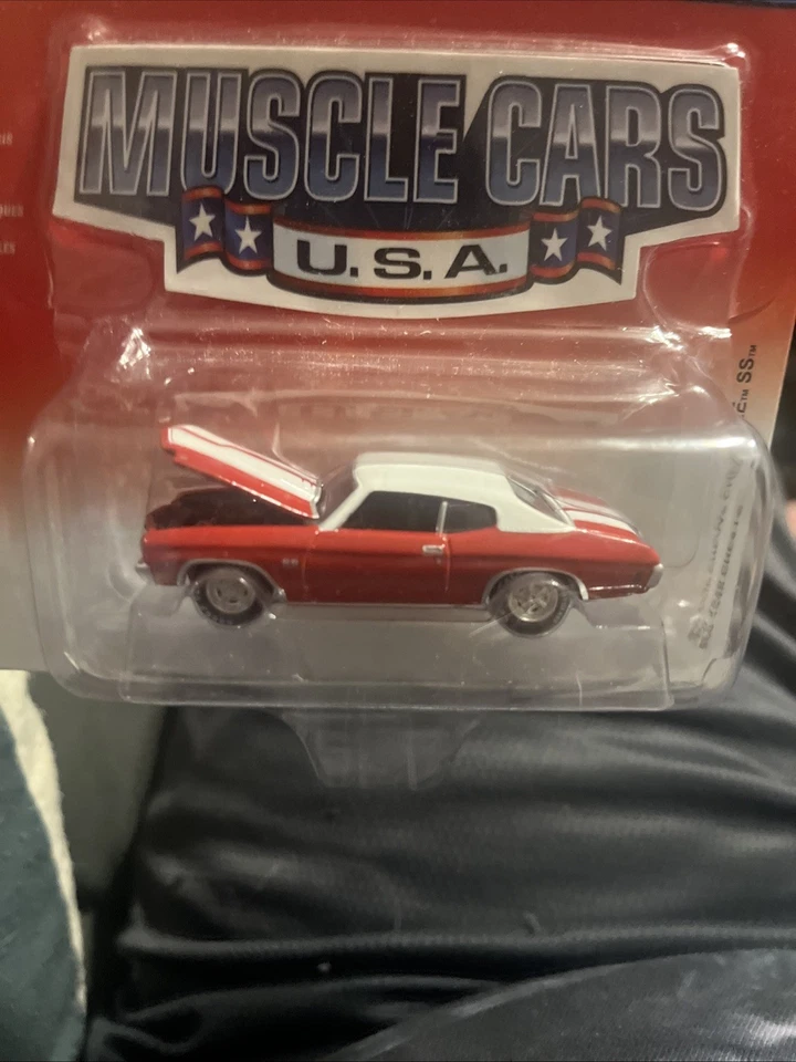 Johnny Lightning Muscle Cars USA 1970 Chevy Chevelle SS Red #60 Diecast 1/64 - Image 2 of 4