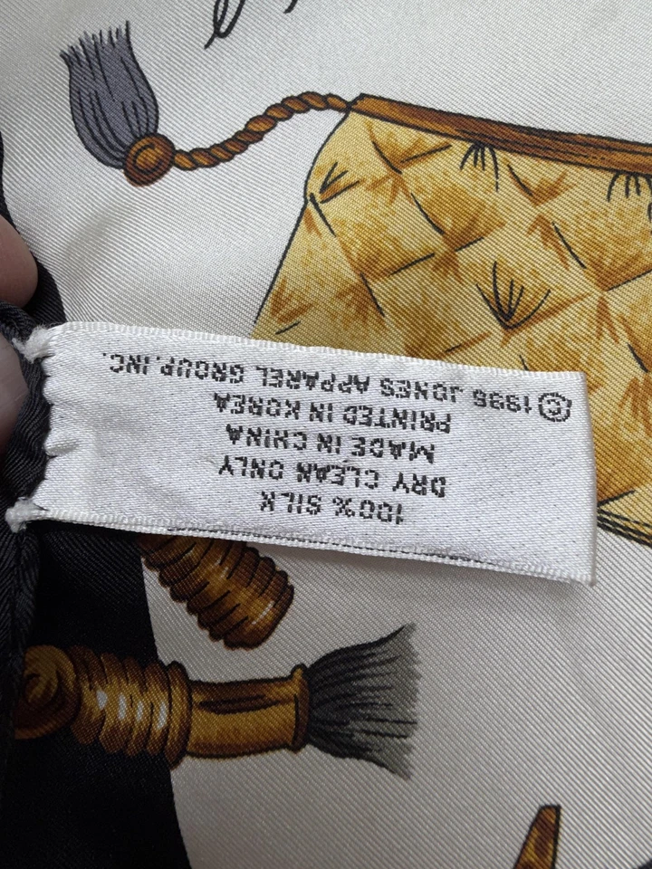 Bufanda de seda Jones New York vintage para mujer negra cuadrada perfume llaves estampado años 90 Foto 4 de 4