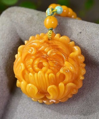 Top Quality Natural Amber Gemstone Carved flowers Pendant Certificate