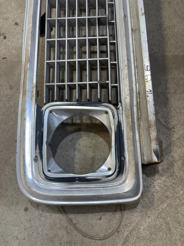 1972 年 C10 C20 雪佛兰卡车西装外套 GRILLE SHELL 粗项目 K10 K20 K30 — 第 2/4 张图片