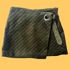ETHEREAL by Paper Crane green quilted mini skirt. Women’s M