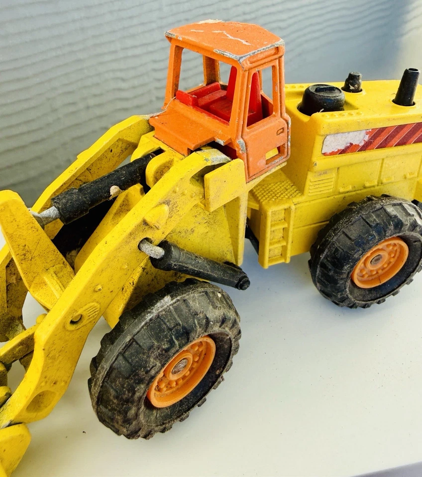 Vintage 1980s Majorette Articulated Front End Loader 1/56 Scale Made In France - Image 4 of 4