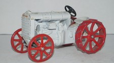 VINTAGE CAST IRON 1:16 SCALE ERTL FORDSON FARM TRACTOR
