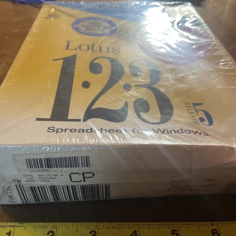 Caja dañada sellada Lotus 1-2-3 versión cuatro software hoja de cálculo actualización Windows Foto 3 de 4