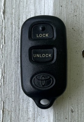 OEM TOYOTA  Key Fob Remote Keyless Entry FCC ID: GQ43VT14T C/N 1470 03 Corolla