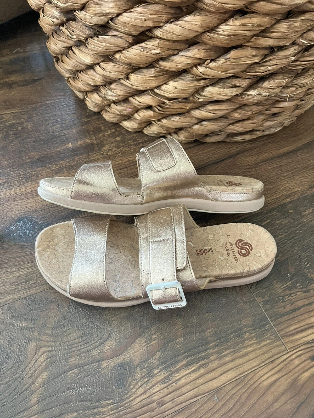 Sandali Clarks Cloudsteppers oro rosa metallizzato doppio cinturino slip on taglia 8 5