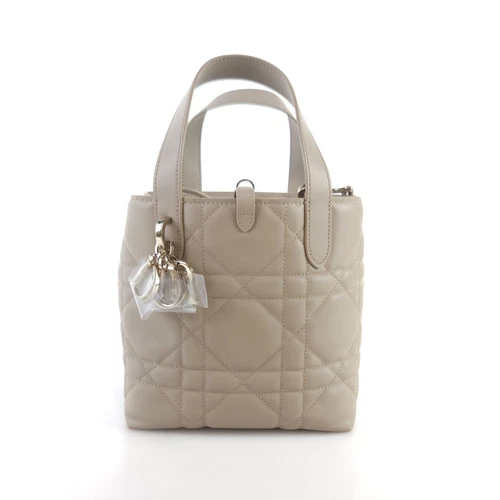 Sac bandoulière fourre tout Dior vertical éblouissant M2835OSNW M59U 9026 SKU 129649241