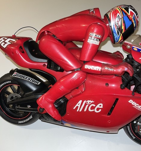 Radio Control Replica 2006 Ducati Desmosedici GP6 MotoGP Bike 1/5 Scale Working - Picture 4 of 23