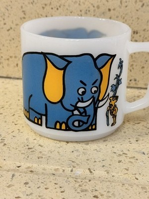 Vintage Arcopal 70er Jahre Milchglas Elefant Becher Mammut Elefant Milchglas