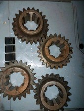 Fortschritt Zt 300 303 320 323 Getriebezahnrad 23 Z Ritzel DDR NEU