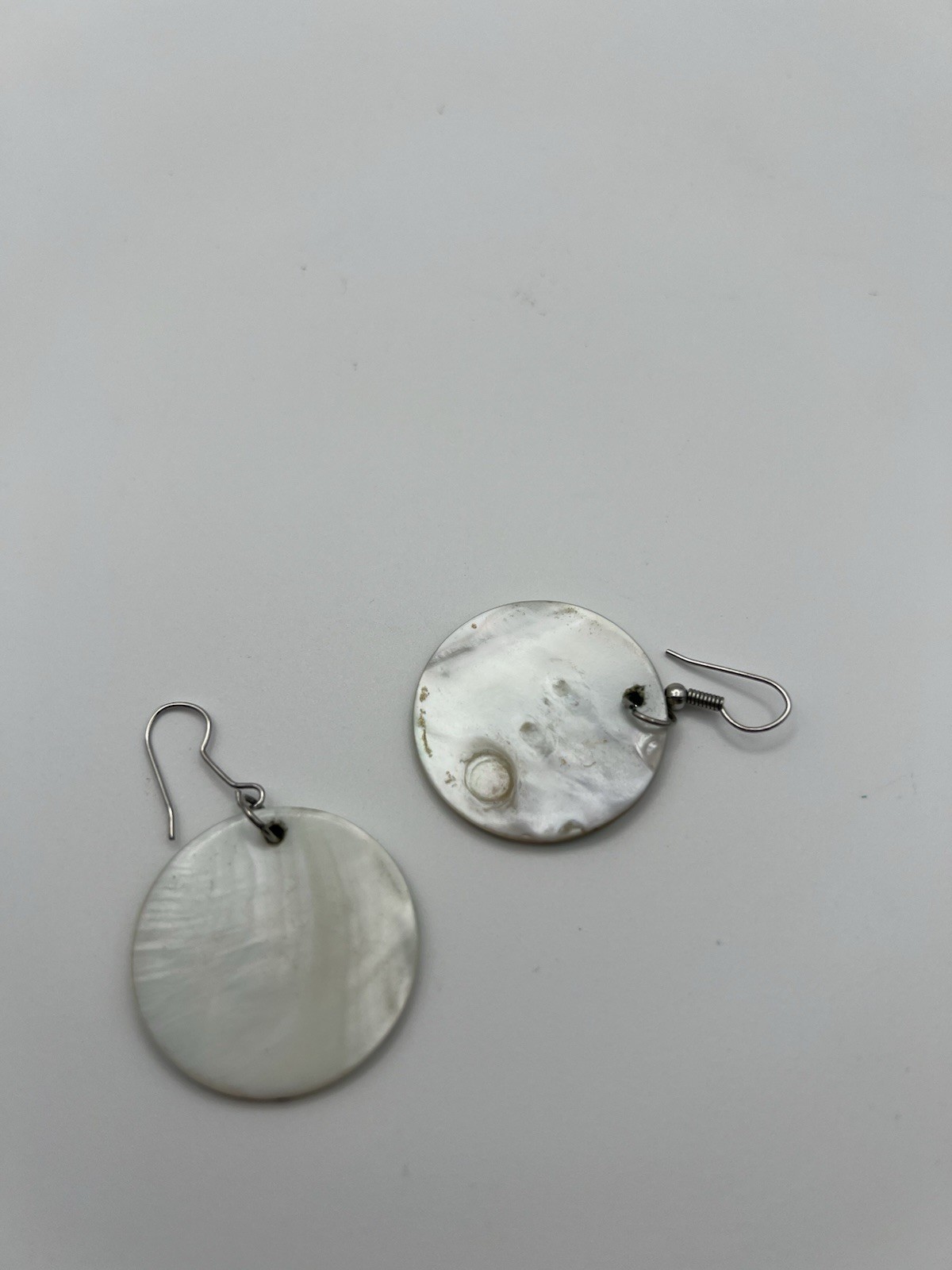 Handcrafted Painted Shell Dangle Earrings Round F… - image 10