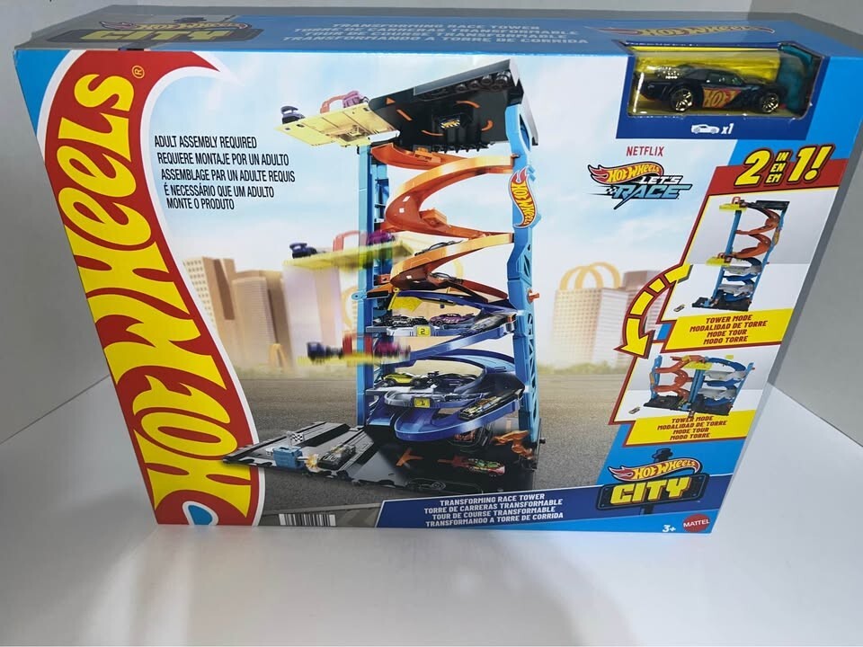 Hot Wheels 2-in-1 Transforming Race Tower Track Set with Car