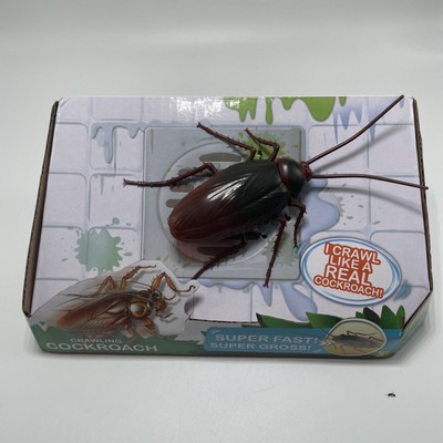 Robo Alive ~ Halloween  Crawling Cockroach ~ Super Fast Super Gross ~ By Zuru