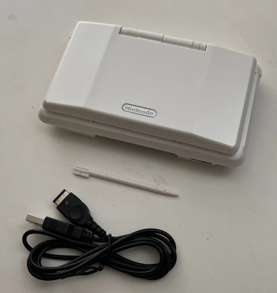 Nintendo DS Classic - NTR-001 (Reshell) - Neues Gehäuse und Touch-Digitizer - Bild 1 von 1