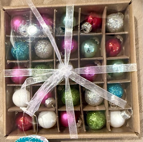 Silver-Green-Pink-Red Christmas Glass Ornaments - Set of 25 -3/4 Beautiful - Picture 2 of 3