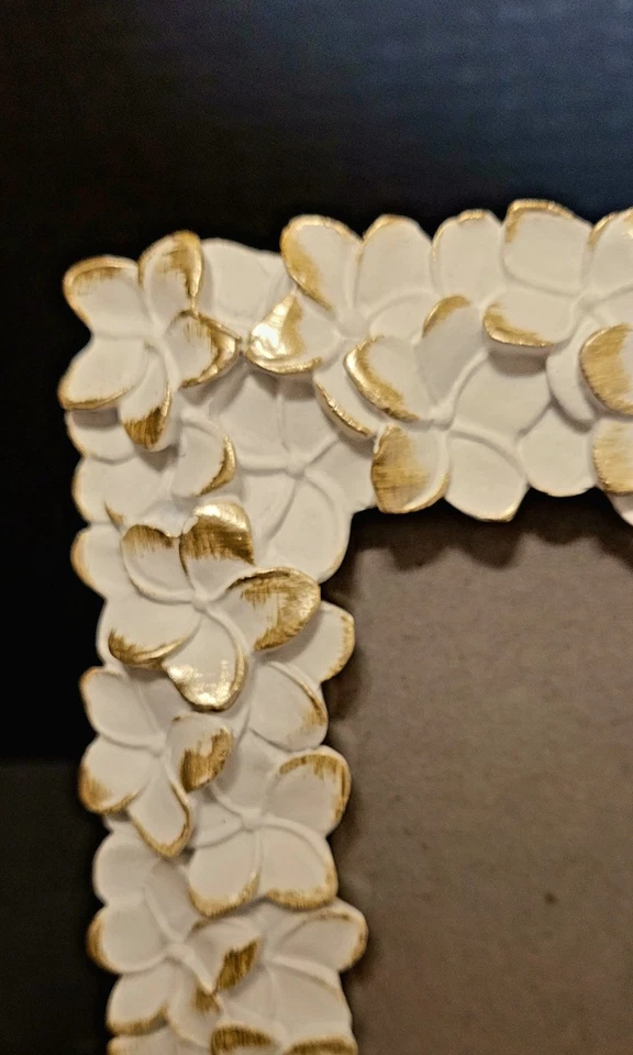 Laura Ashley White /Gold Textured Resin Flower Floral 5x7  Frame - Image 2 of 4