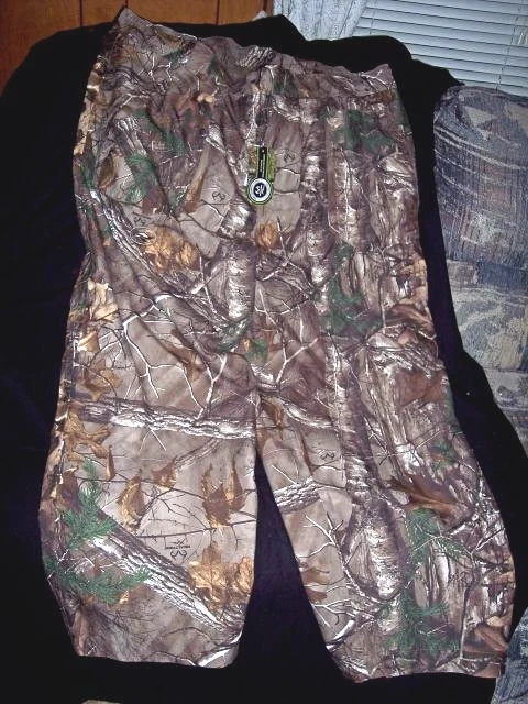 Men 3X Rain Pants Hunting Camo Non Insulated Pant Realtree Camo Pants Waterproof - Image 3 of 4