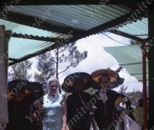 SL99 Original Slide 1968 Hong Kong ladies Hakka / large black hats 900a