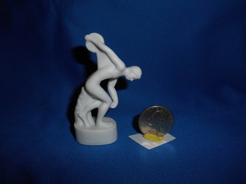 DISCOBOLUS Disc Thrower Sculpture Small Figurine Statue Porcelain FEVES Figure - Picture 2 of 7