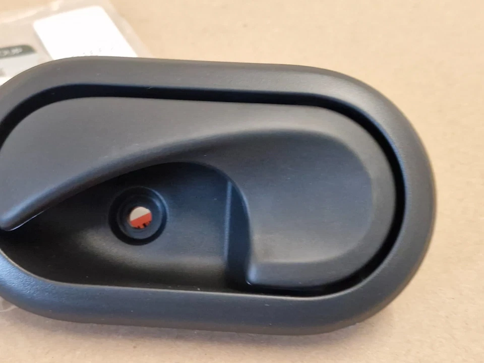 Manija puerta interior izquierda renault logan duster 2012-2016 8200733848 original Foto 4 de 4