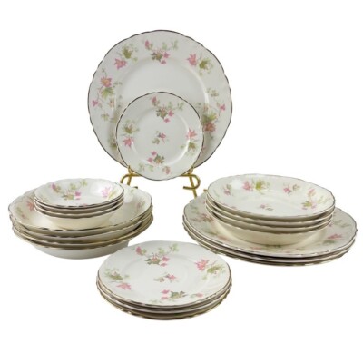 Vintage Homer Laughlin Maple Leaf Dishes 20 Piece Dinner Set Service for 4 USA