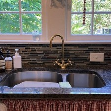 Handcrafted Antique Brass Gooseneck Faucet With Aerator , Two Handles Faucet