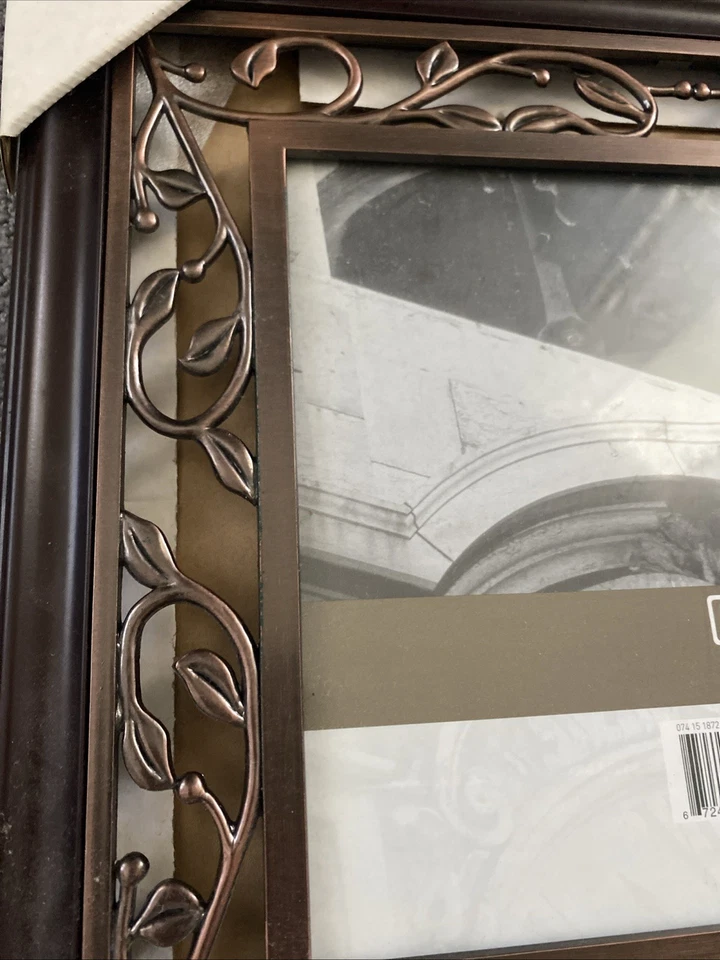 Marco de fotos Target Home Abbey Collection 8x10 hoja de metal rollo marco de madera  Foto 2 de 4