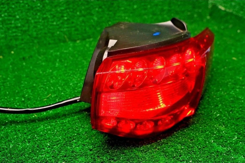 2009-2017 INFINITI FX35 FX37 FX50 QX70 RIGHT PASSENGER SIDE OUTER TAILLIGHT OEM - Image 2 of 4