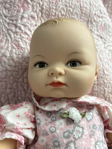 Vintage Cameo Ms Peep Baby Doll Hinged Arms/Legs Squeaky Body Inset Eyes 17in - Picture 3 of 20