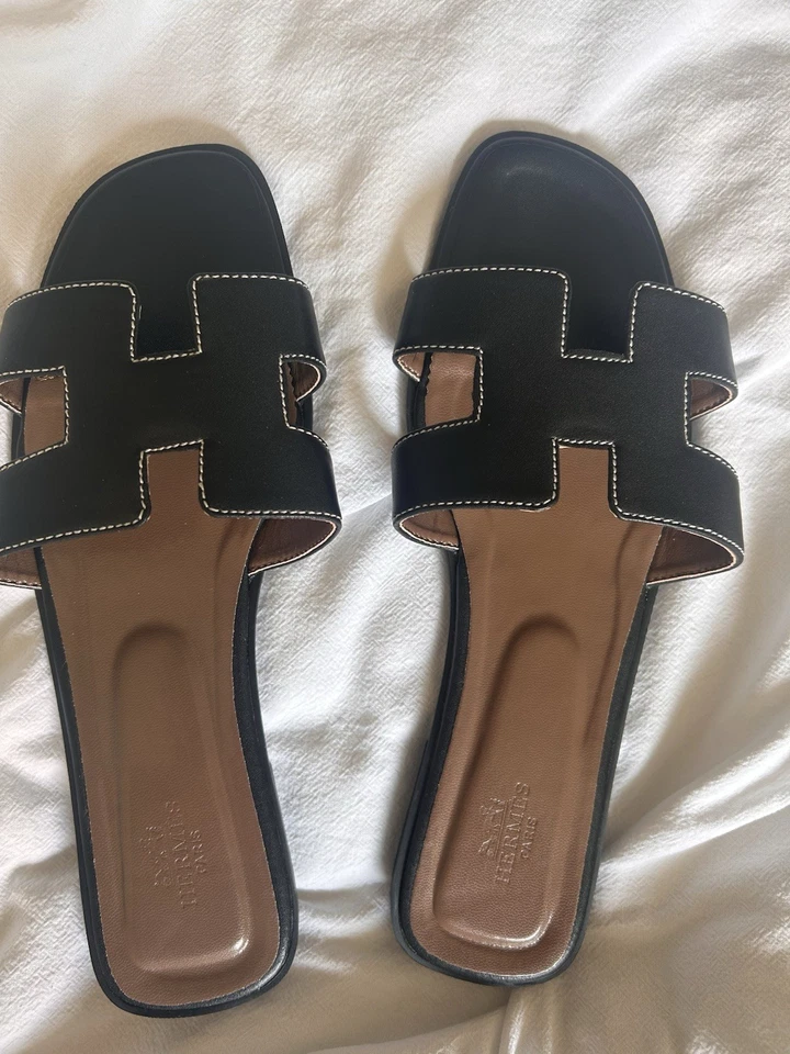 HERMÈS Oran Sandalen, Schwarz, Größe 39 und noch ungetragen - Bild 2 von 3