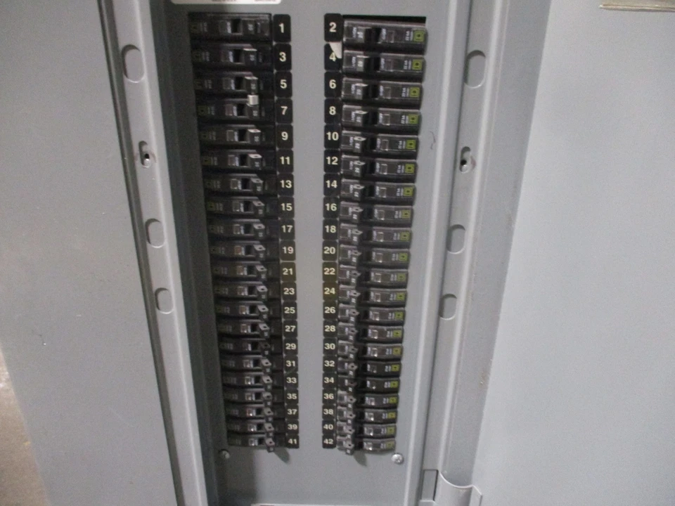 Square D Main Lug Circuit Breaker Panel NQOD442L225CUNL 208Y/120V 225A Max 3Ph - Image 4 of 4