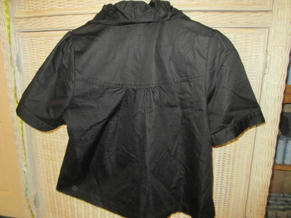 Jaqueta estilo cropped preta feminina New Directions! Tamanho 1X FRETE GRÁTIS!! - Imagem 2 de 3