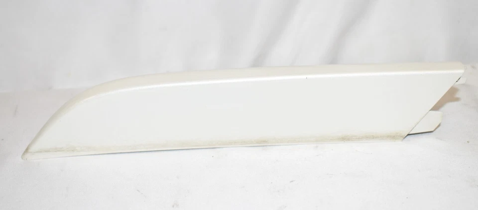 02-06 Cadillac Escalade y ESV Cubierta de extremo de techo trasero izquierdo blanco diamante B1A01 Foto 3 de 4