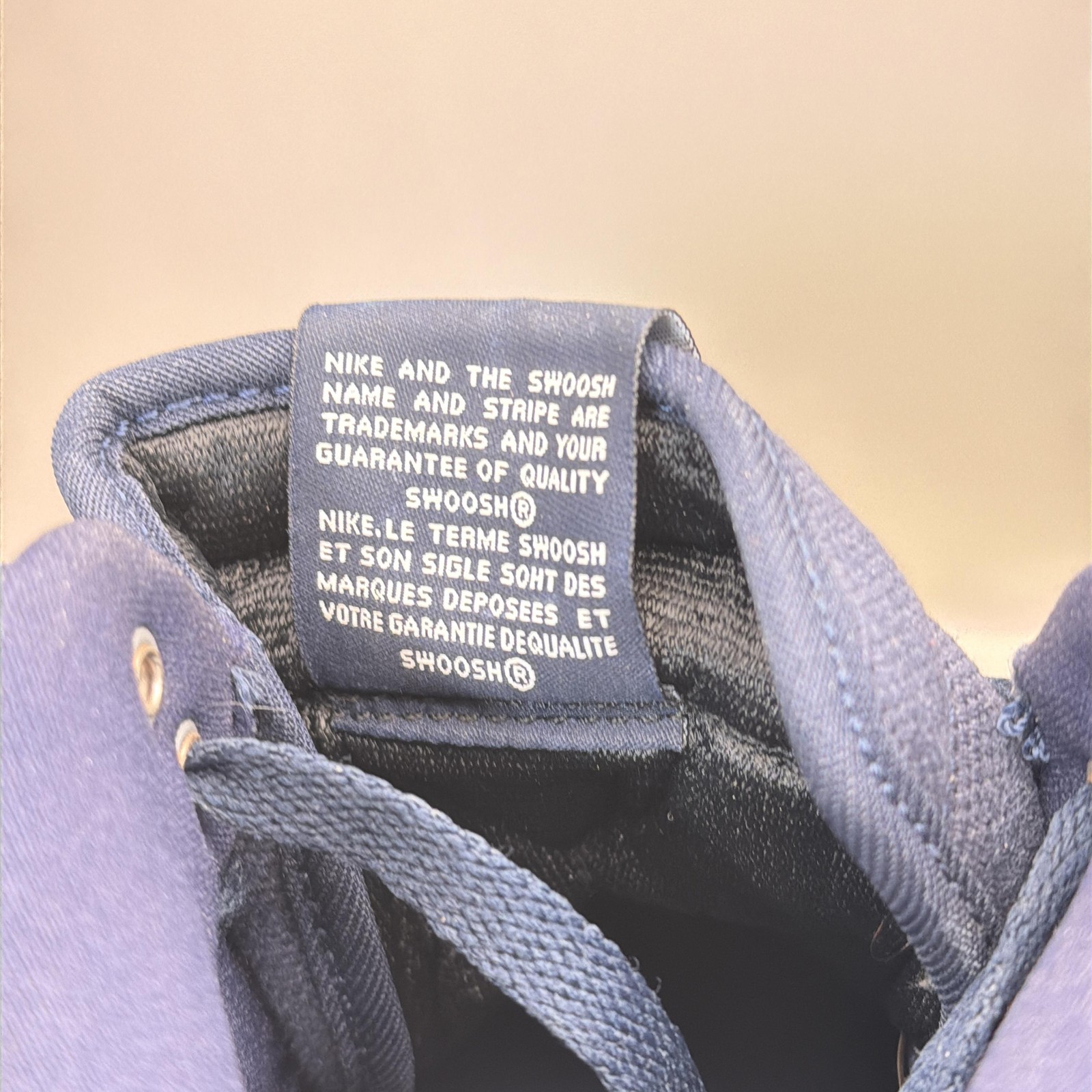 Nike Air Jordan 1 Shoes Mens Size 9.5 Blue Quilted High Top Sneakers 638471-403 thumbnail 5