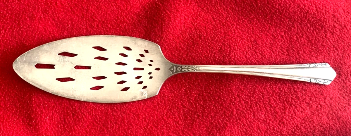 Wm. Rogers A Cake/Pie Server Antique US Silver-Plated Flatware for